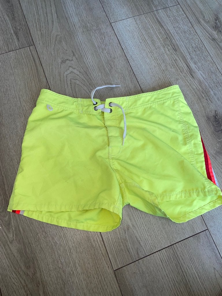 Sundek 16 zwembroek zwemshort geel gele vlekken, Kinderen en Baby's, Kinderkleding | Kinder-zwemkleding, Gebruikt, Verzenden, Zwembroek