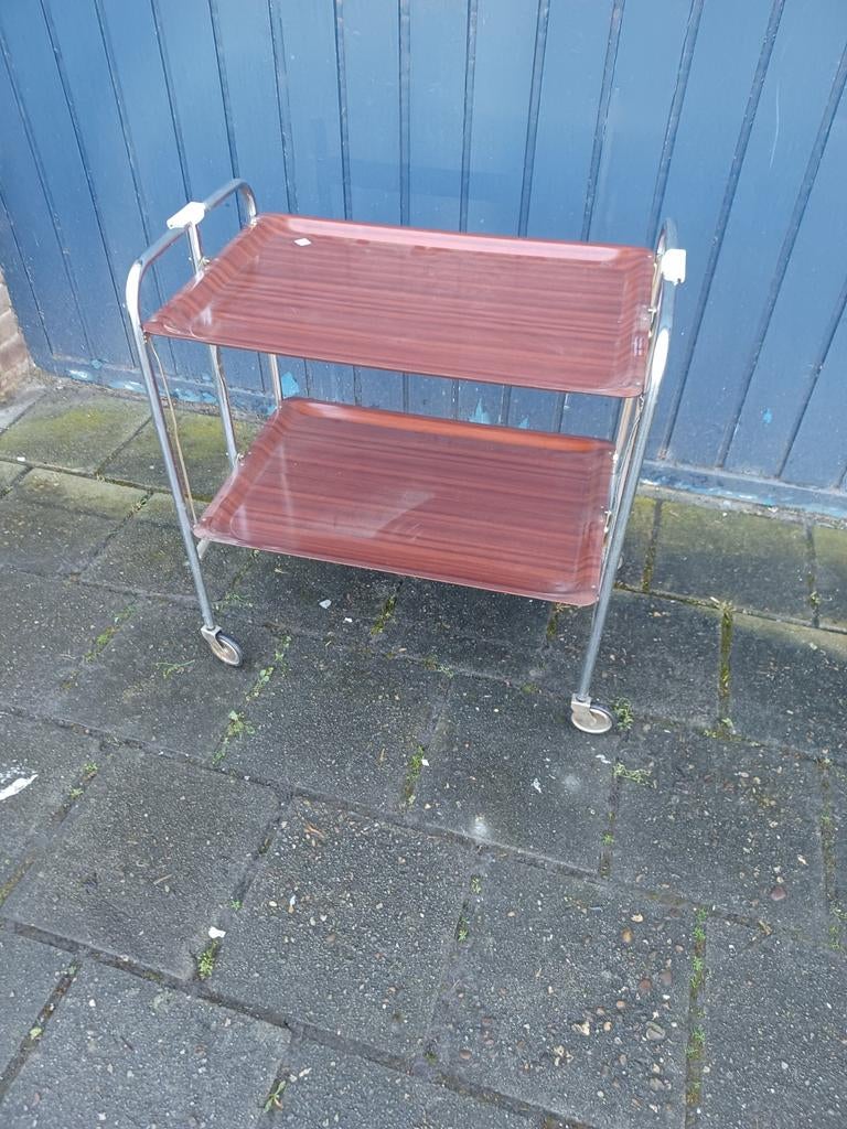 Vintage serveerwagen., Ophalen