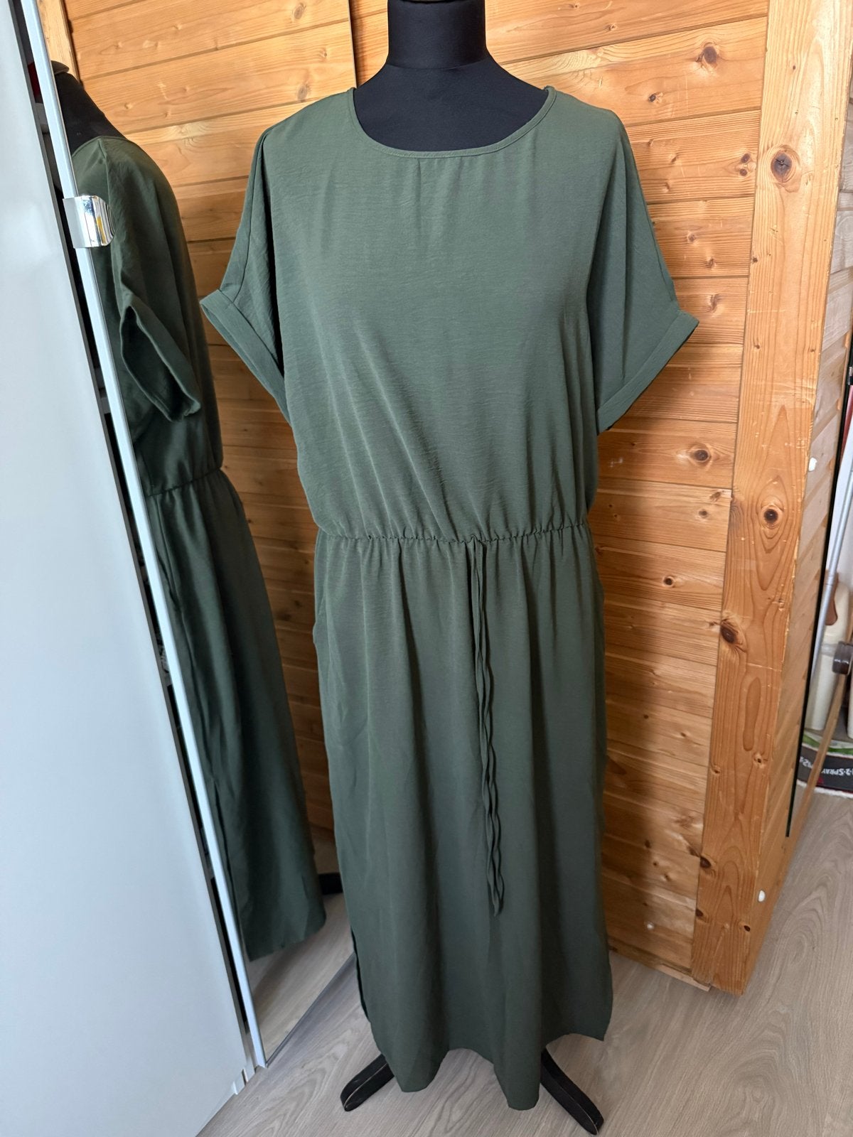 Shein Jurk - Groen - Maat XL, Kleding | Dames, Maat 42/44 (L), Ophalen of Verzenden, Zo goed als nieuw, Onder de knie