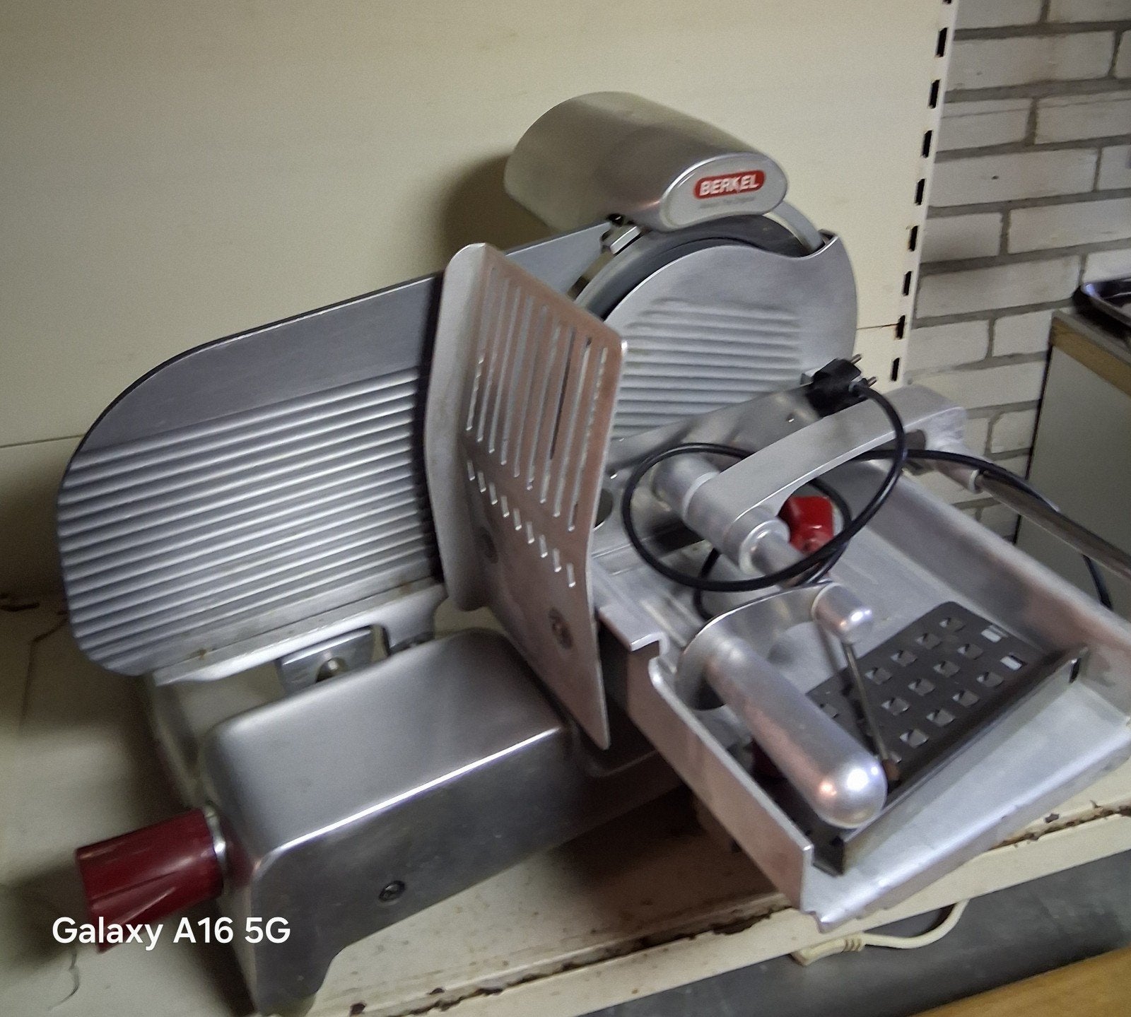 Berkel snijmachine bieden graag, Huis en Inrichting, Ophalen, Gebruikt, Zilver, Metaal