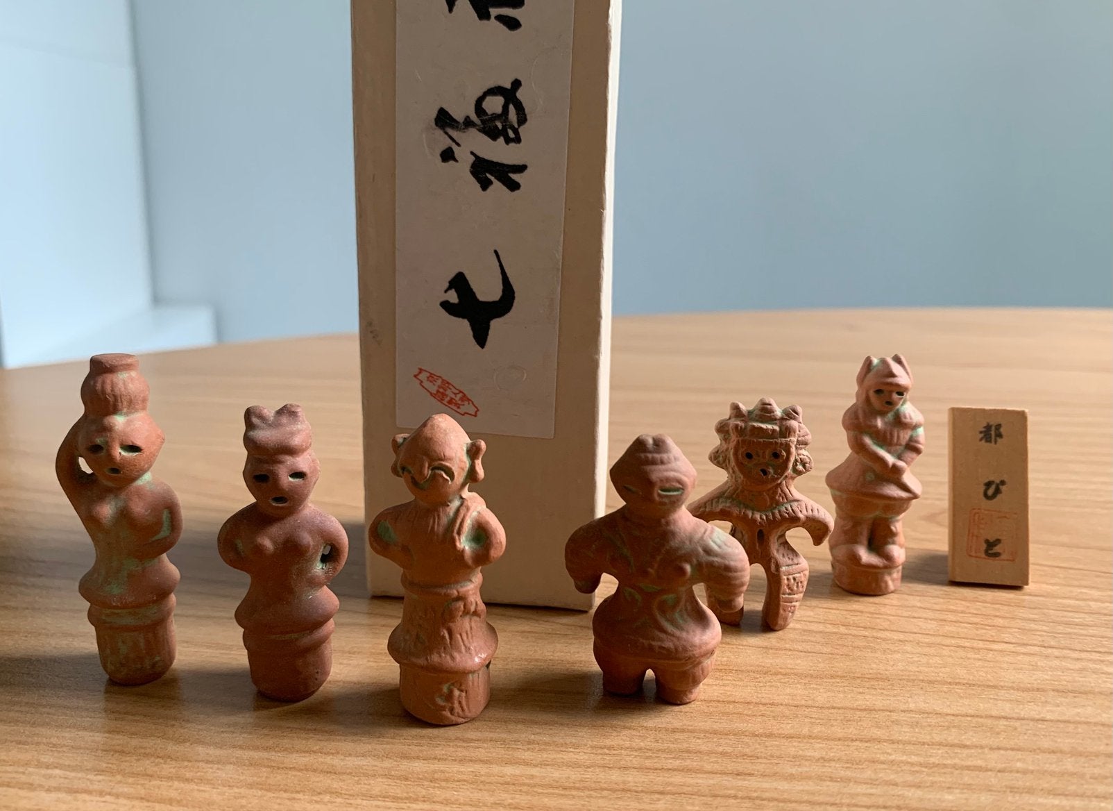 Japanse Haniwa figuren / grafbeeldjes van terracotta, Antiek en Kunst, Curiosa en Brocante, Ophalen of Verzenden