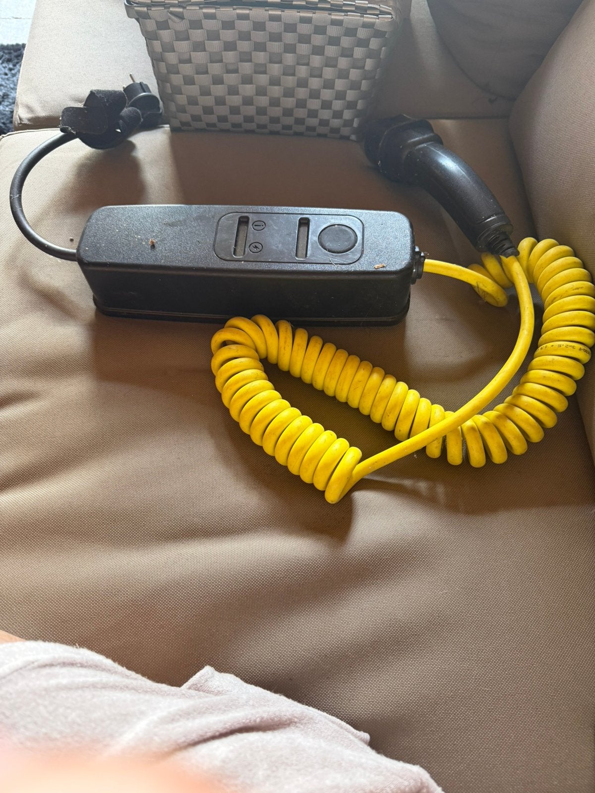 mercedes oplader 220 stroom, Ophalen of Verzenden, Zo goed als nieuw, Laadkabel