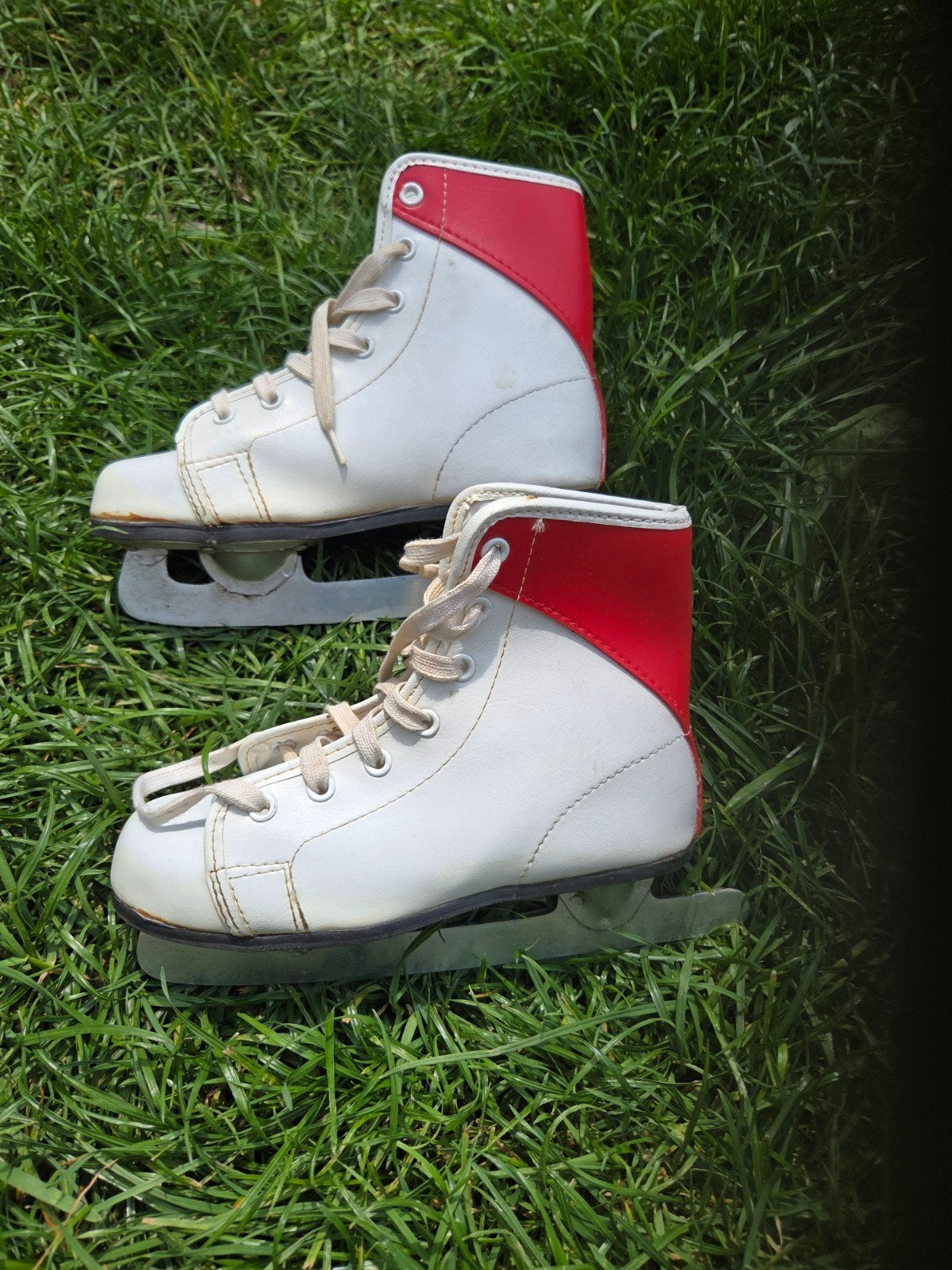 Vintage MT 30 Kunstschaatsen - Wit/Rood, Sport en Fitness, Schaatsen, Ophalen of Verzenden, Gebruikt, Kunstschaatsen, Overige merken