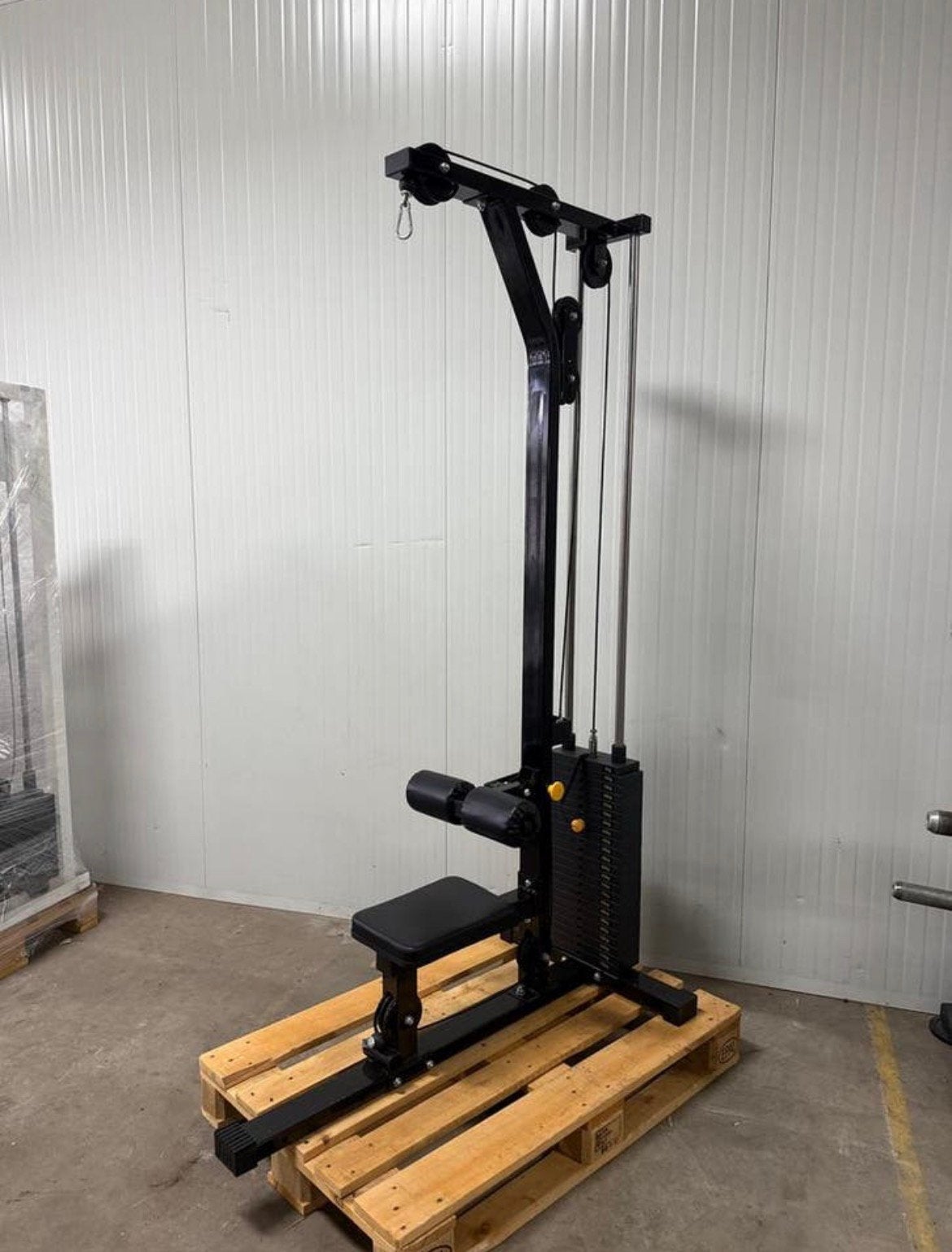 Lat pulldown / row / 2 in 1 machine / met 115 kg stack