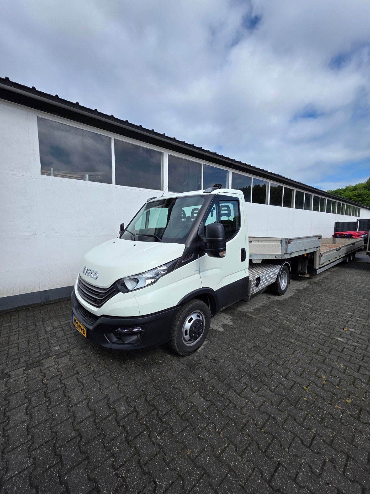 Iveco Daily 40C en oplegger, Automaat, Achterwielaandrijving, Navigatiesysteem, Euro 6