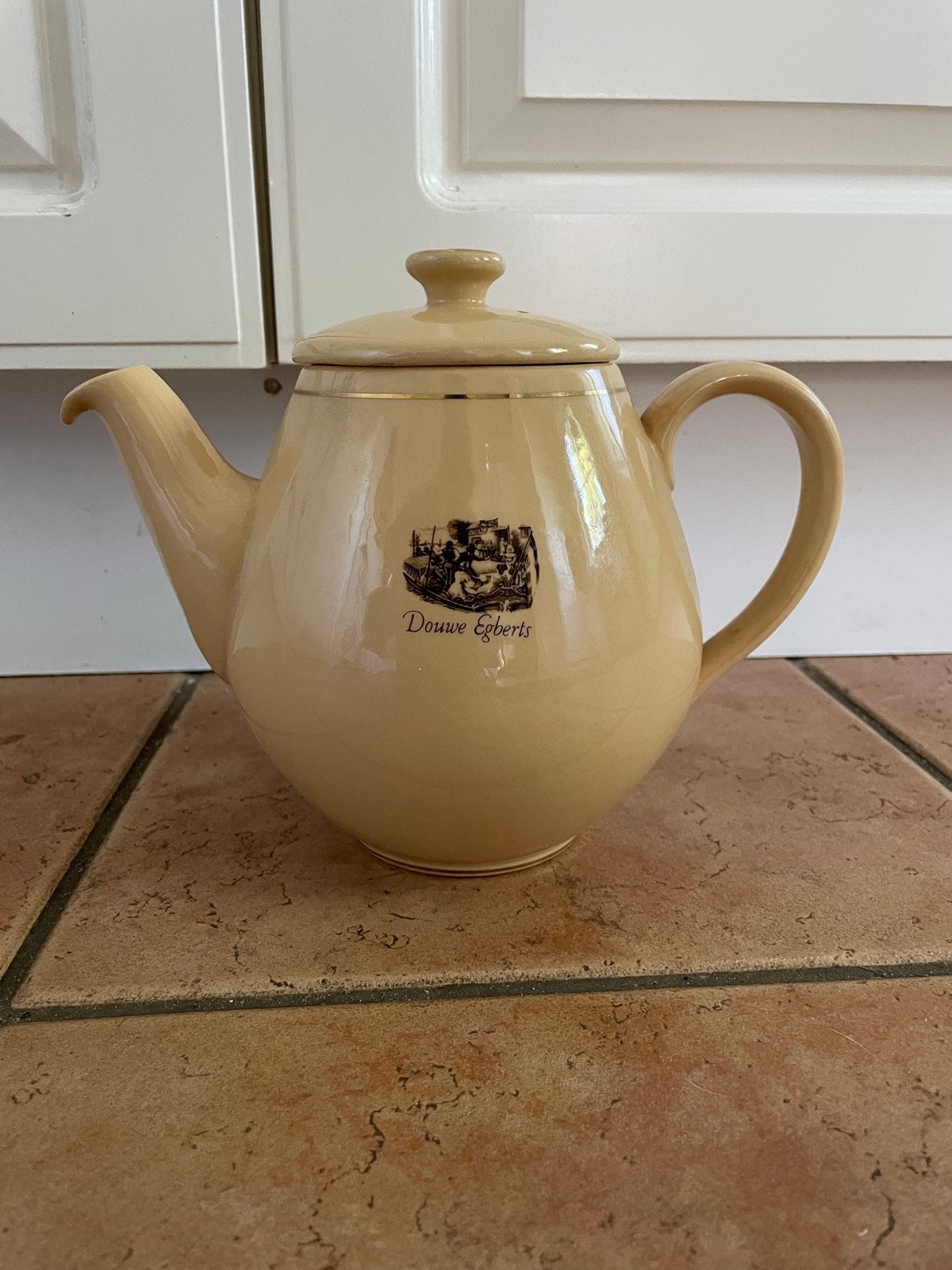 Vintage Douwe Egberts Koffiepot - Crème met Gouden Rand, Antiek en Kunst, Ophalen of Verzenden
