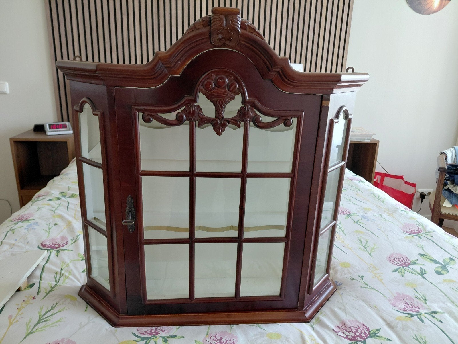 vitrinekastje 67x65x16cm( bxhxd), Huis en Inrichting, Ophalen of Verzenden, 25 tot 50 cm, 50 tot 100 cm, Minder dan 100 cm