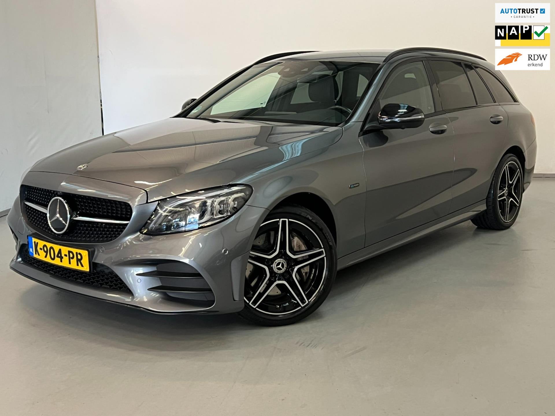 Mercedes-Benz C-klasse Estate 300e / AMG / Matrix / CarPlay, Auto's, Mercedes-Benz, Achterwielaandrijving, Automatische klimaatregeling