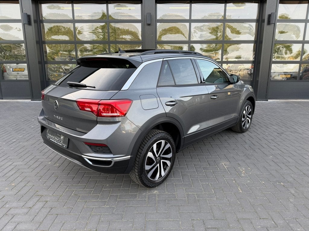 Volkswagen T-Roc 1.5 TSI Active / Dakraam / Carplay, Auto's, Volkswagen, 4 cilinders, 150 pk, Metallic lak, Origineel Nederlands