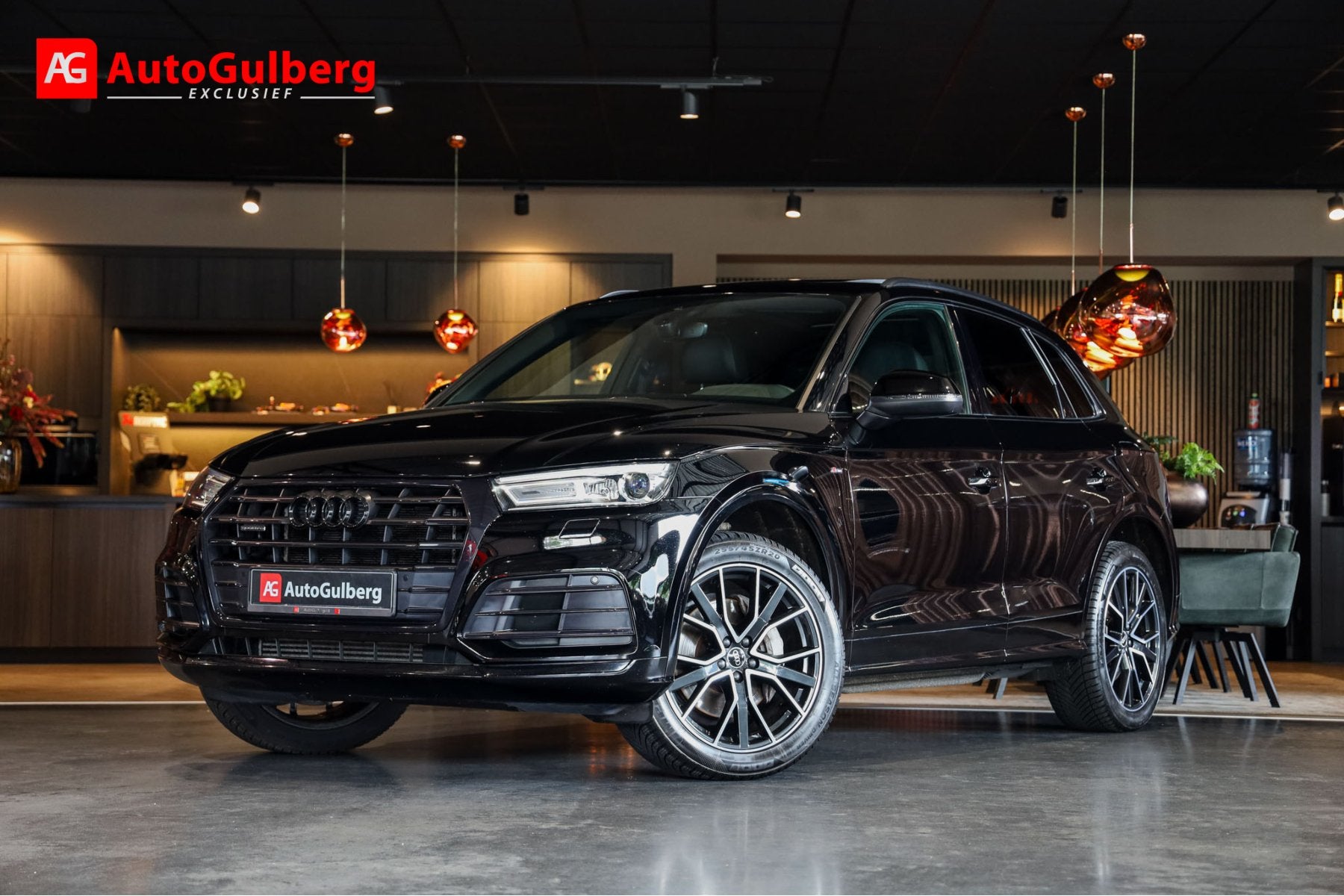 Audi Q5 TFSI e 300PK quattro S edition Panoramadak, Black Op, Auto's, Audi, Automaat, 2005 kg, 4 cilinders, Zwart
