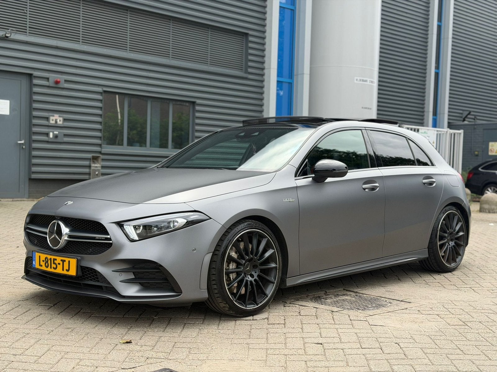 Mercedes-Benz A-Klasse 35 AMG 4Matic PANO TREKHAAK KUIP HEAD, Auto's, Automaat, 1800 kg, 4 cilinders, Vierwielaandrijving
