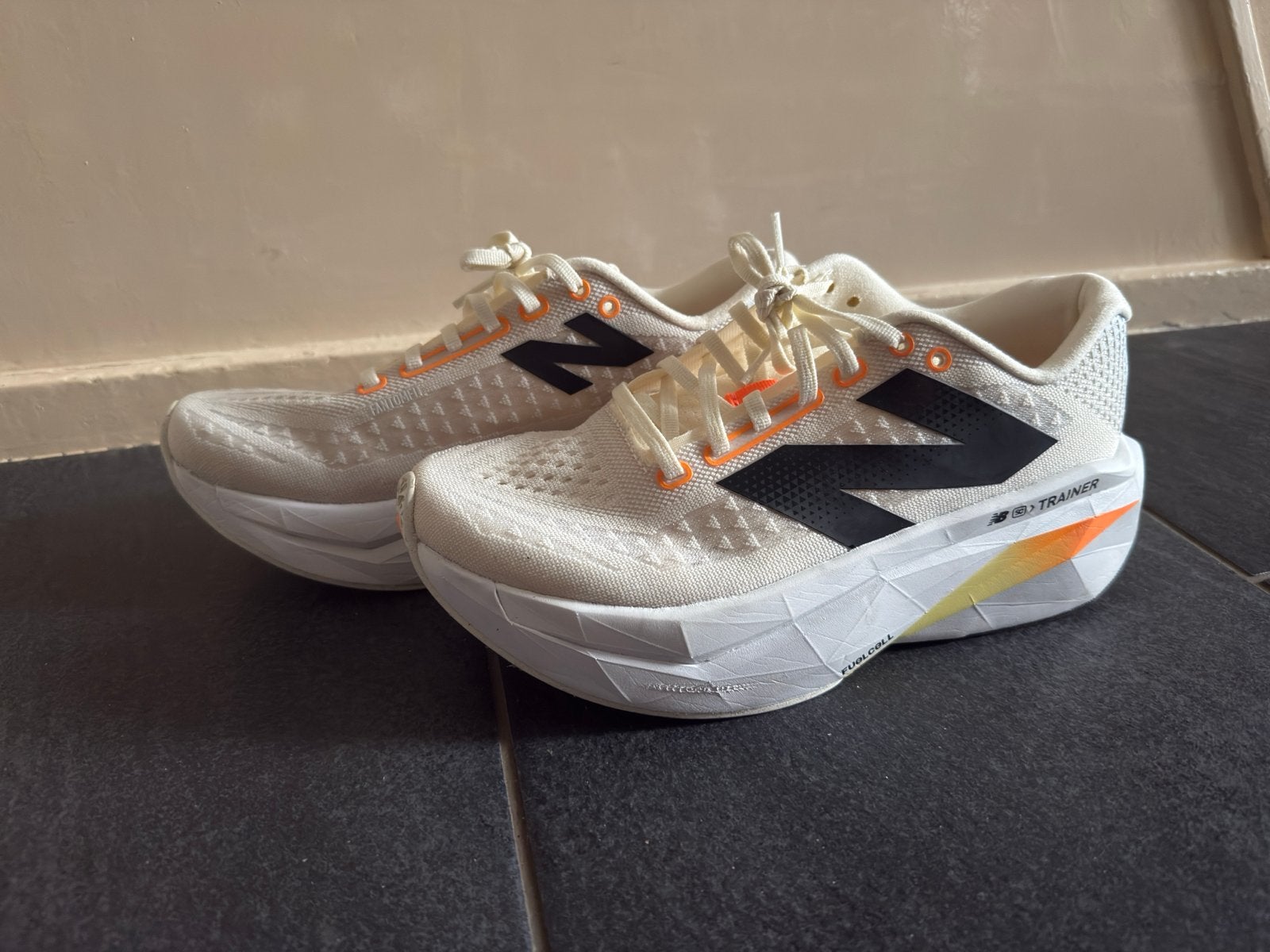 New Balance FuelCell SuperComp Trainer v2, Ophalen of Verzenden, Gedragen, Wit, Sneakers of Gympen