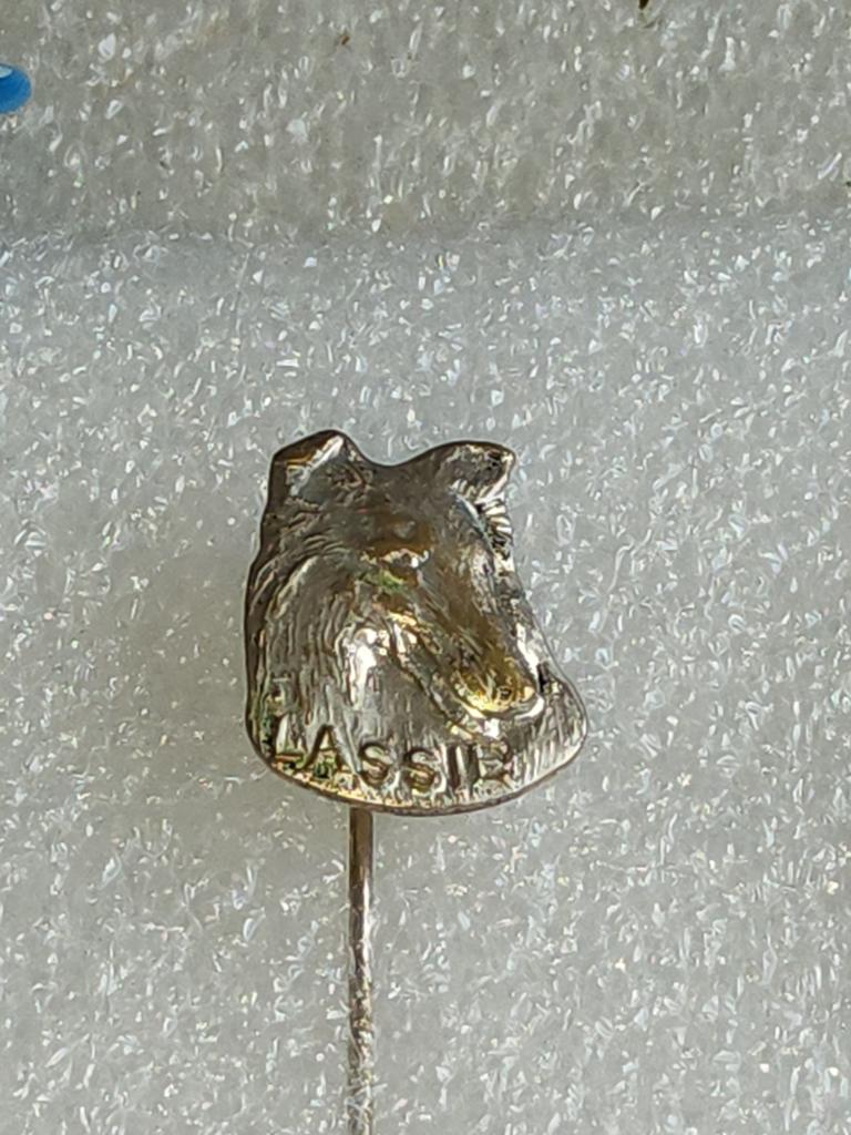 Vintage Speldje Lassie Hond Collie, Ophalen of Verzenden, Gebruikt, Dier of Natuur, Speldje of Pin