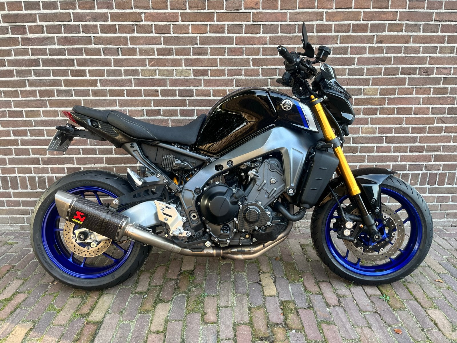 Yamaha MT-09 SP    Akrapovic  Veel carbon     2021, Motoren, Sportuitlaat, Gebruikt, 3 cilinders, Particulier