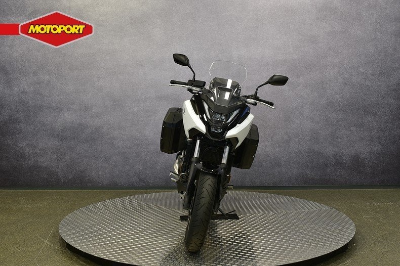 Honda NC 750 X (bj 2025), Info@motoportwormerveer.nl, Honda Motor Europe, Bedrijf, Crystal Bldng B-Unit B11.2 Rivium Blv200
2909 LK  Capelle aan den IJsel, NL