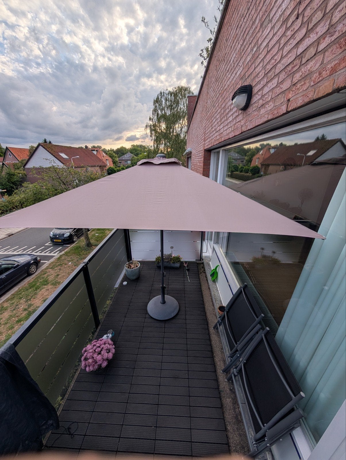 Nette parassol met stevige voet, Tuin en Terras, Parasols, Ophalen, Verstelbaar, Gebruikt, 2 tot 3 meter