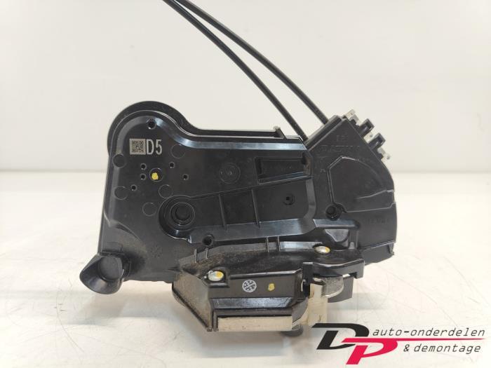 Deurslot Mechaniek 4Deurs rechts-voor van een Peugeot 108, Gebruikt, -, -, Ophalen of Verzenden