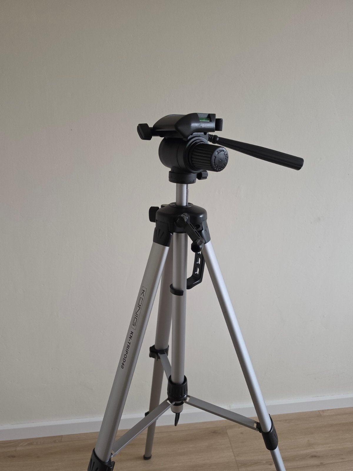 König KN-TRIPOD40 Statief met waterpas en draagtas, Inclusief draagtas, 125 tot 150 cm, Gebruikt, Overige merken