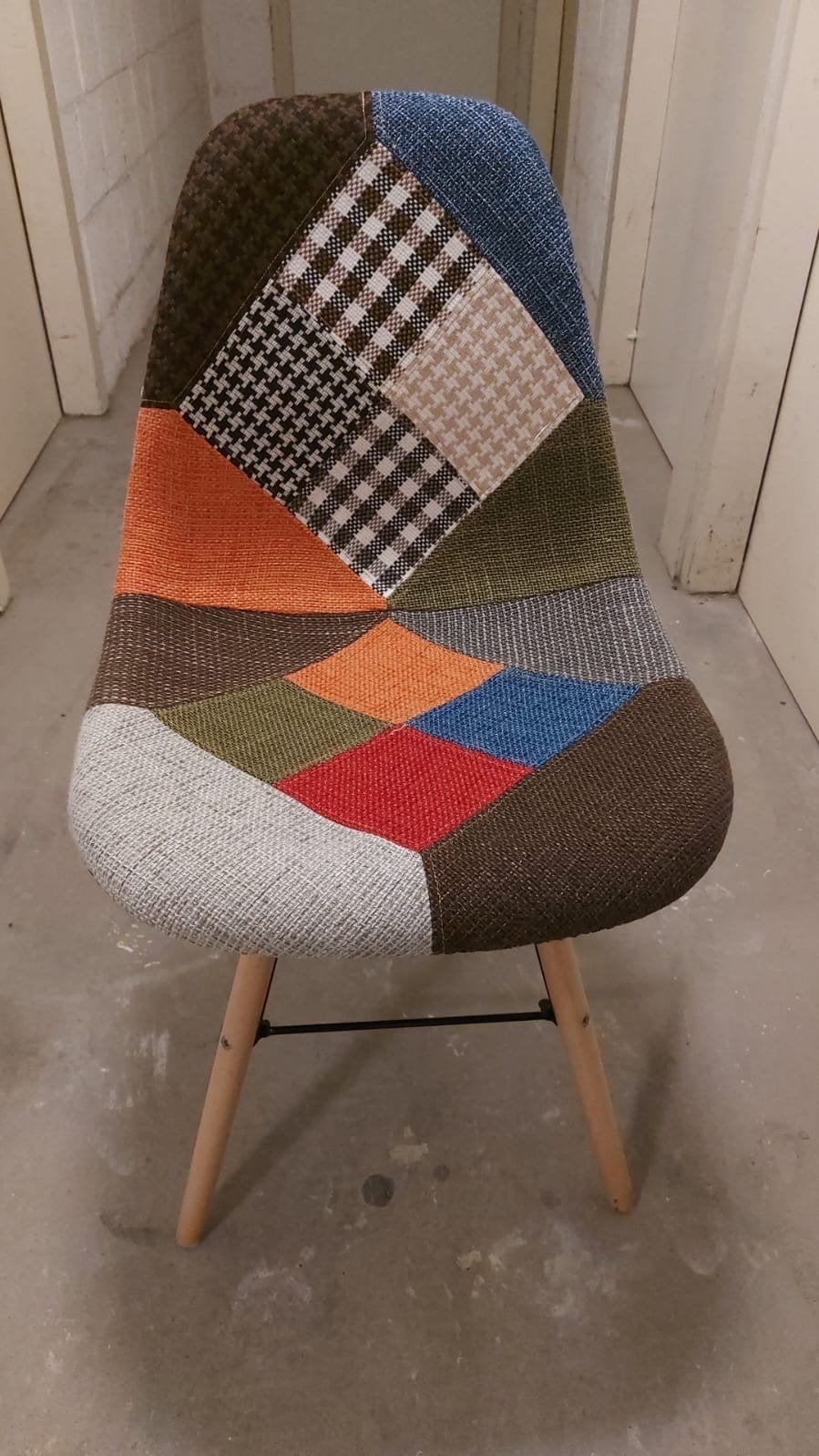 Acht leuke  stoelen in goede staat - Patchwork design, Huis en Inrichting, Ophalen, Gebruikt, Twee, Overige kleuren