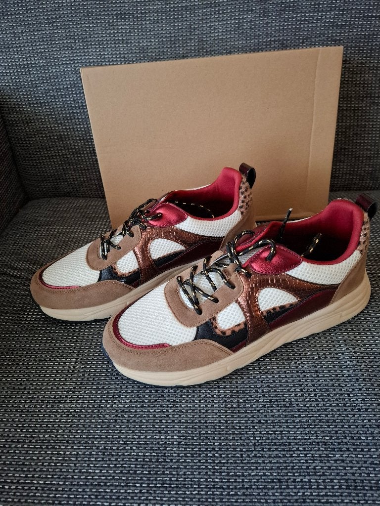 Dames sneakers maat 42 NIEUW, Ophalen, Nieuw, Sneakers of Gympen