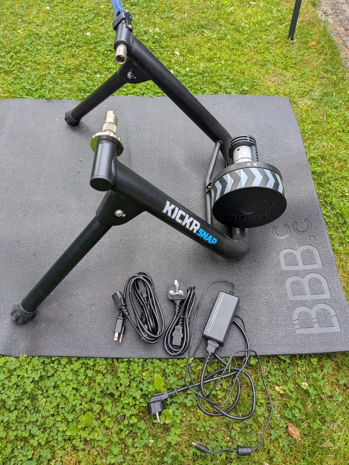 Wahoo KICKR SNAP Smart Trainer met mat, Ophalen, Zo goed als nieuw, Overige typen