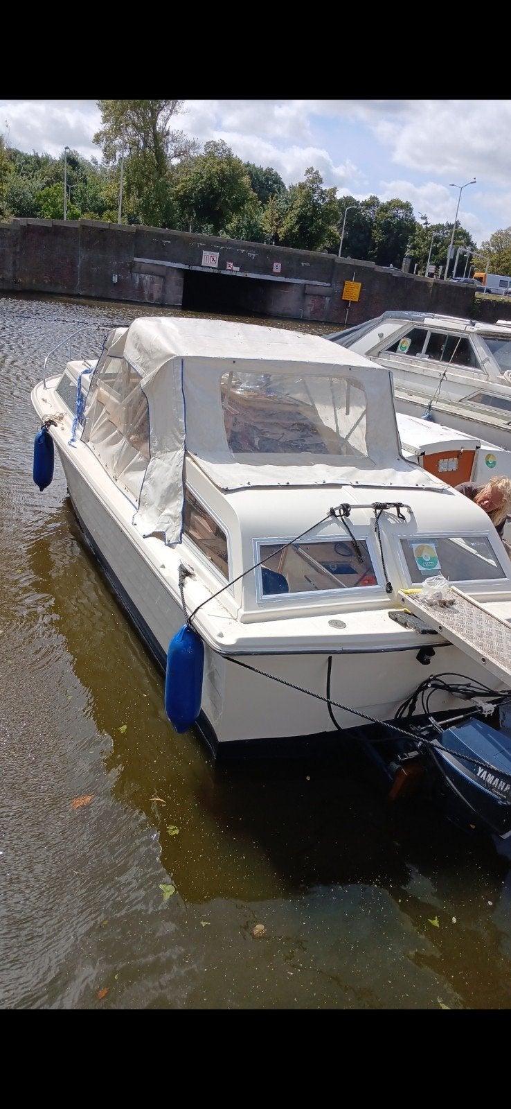 Kajuitboot met buitenboordmotor - Ideaal voor recreatie, Gebruikt, Afdekzeil, Kajuitboot, Buitenboordmotor