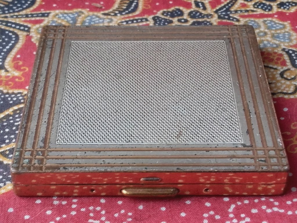 Mooie complete oude vintage poederdoos uit Frankrijk 7,5 cm.