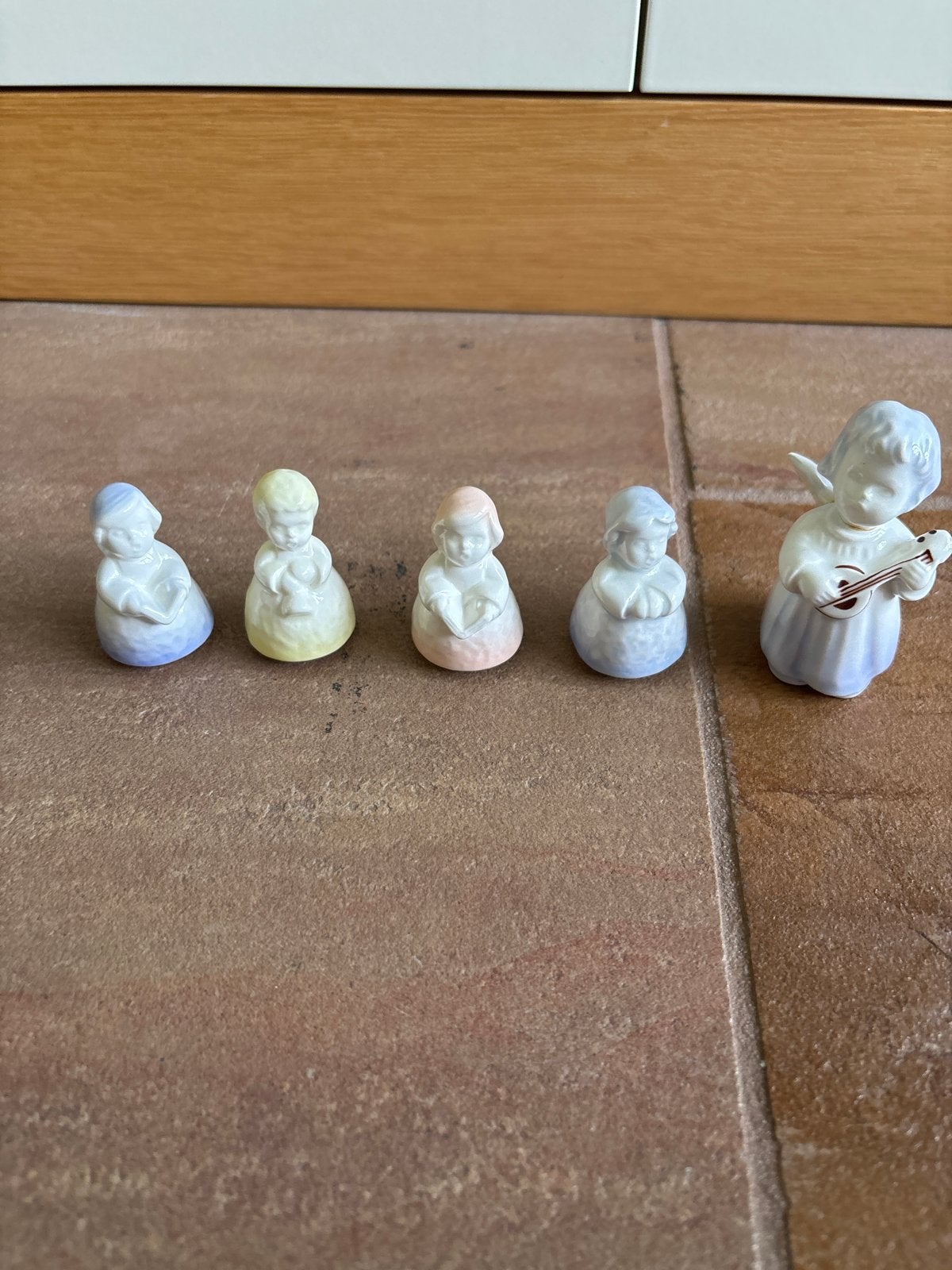 5 Goebel engeltjes - porseleinen beeldjes, Ophalen of Verzenden, Zo goed als nieuw, Religie