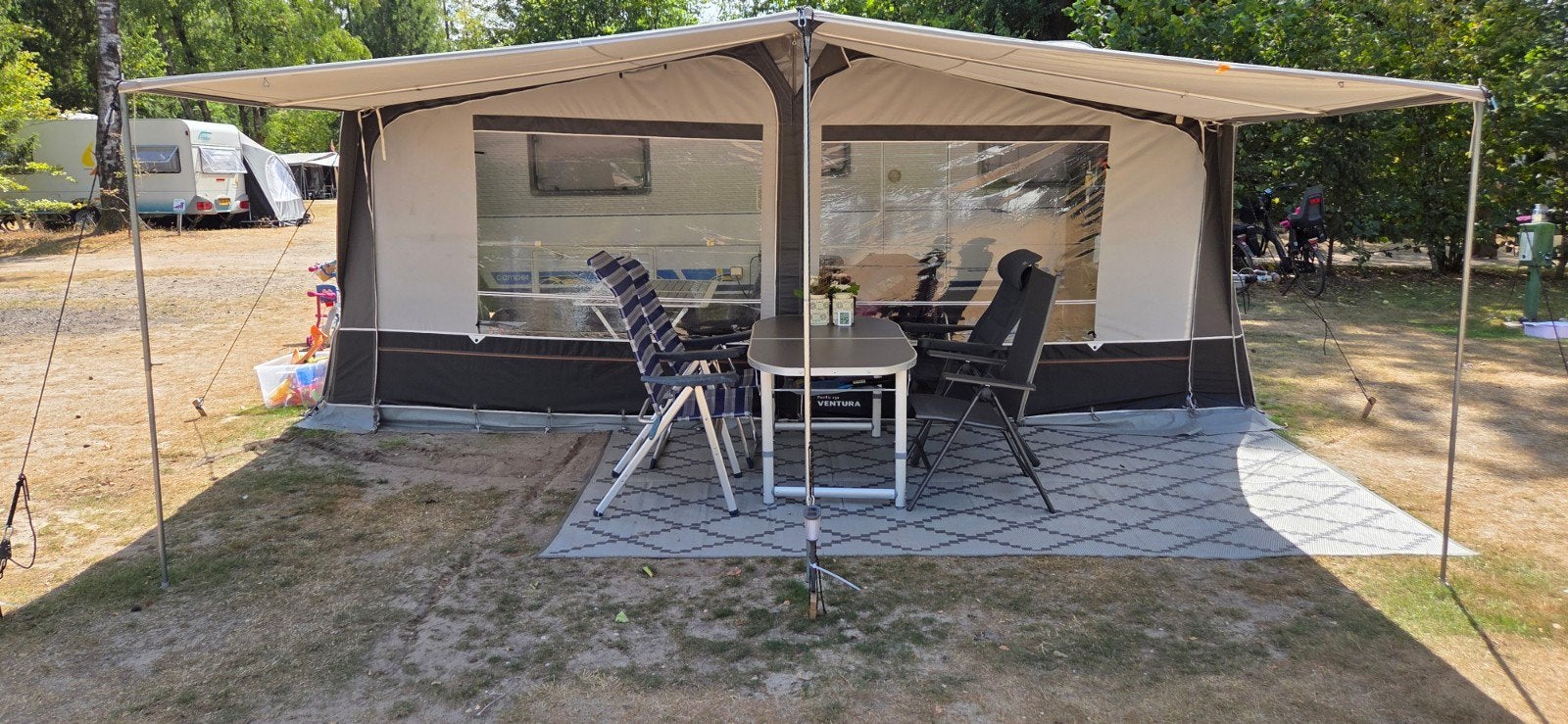 Isabella Ventura 250 voortent en luifel G18, Ophalen, Isabella