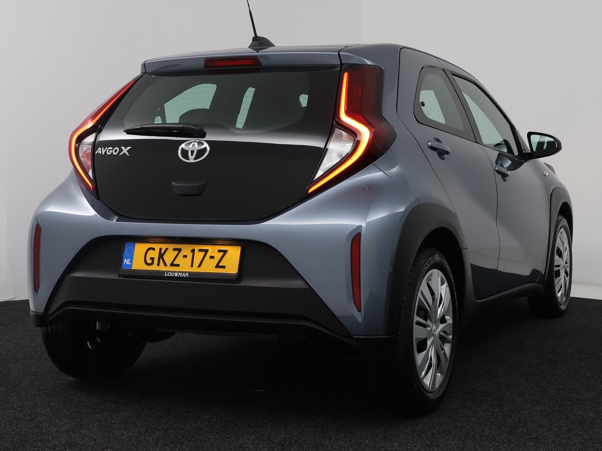 Toyota Aygo X 1.0 VVT-i MT Play | Apple CarPlay / Android Au, Stof, Gebruikt, 920 kg, 4 stoelen