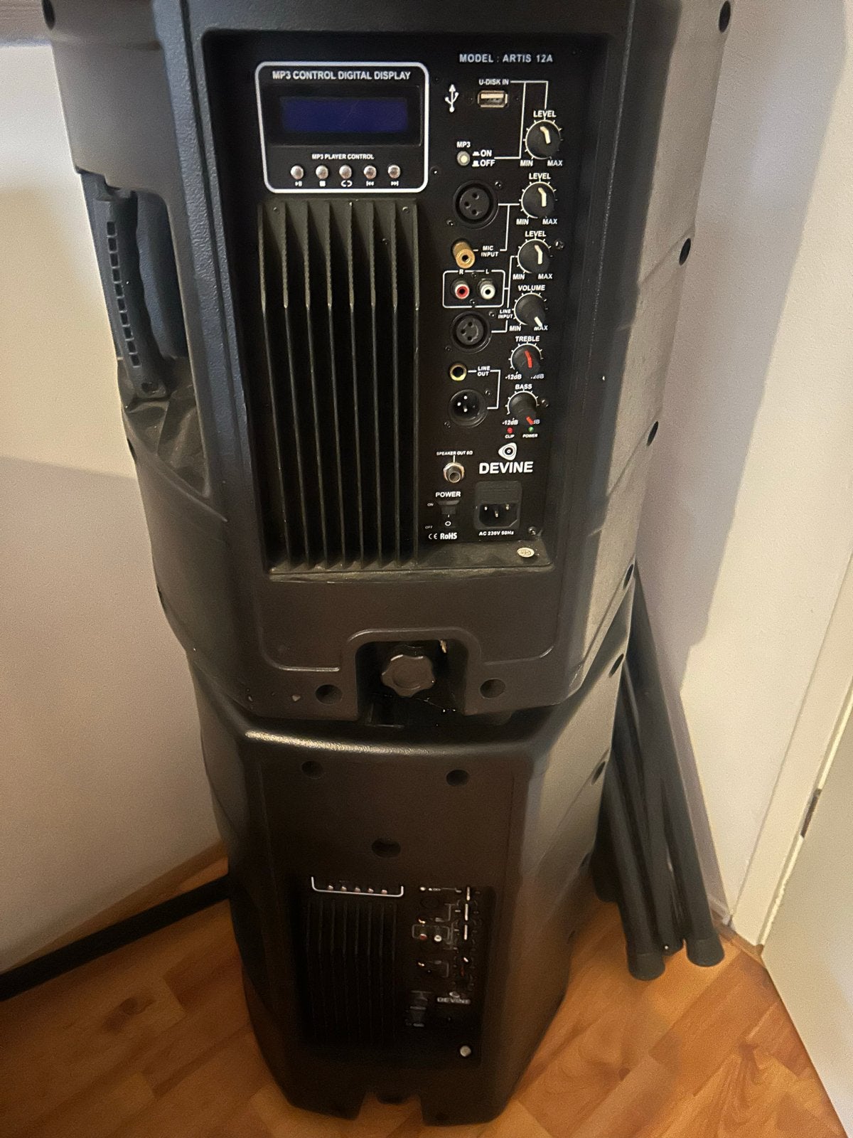 Devine Artis 12A Actieve Luidspreker & Numark M101USB Mixer, Muziek en Instrumenten, Mengpanelen, Ophalen, Gebruikt, Minder dan 5 kanalen