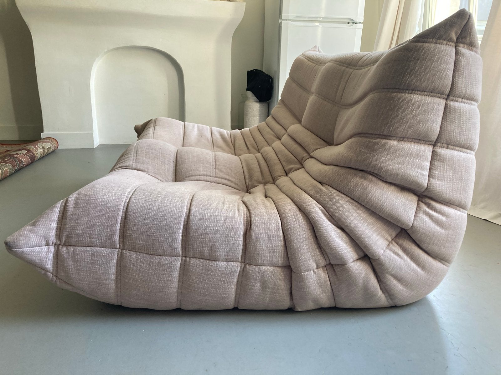 Lichtroze Togo Ligne Roset 2-zitsbank in goede staat, Ophalen, Gebruikt, 100 tot 125 cm, 150 tot 200 cm
