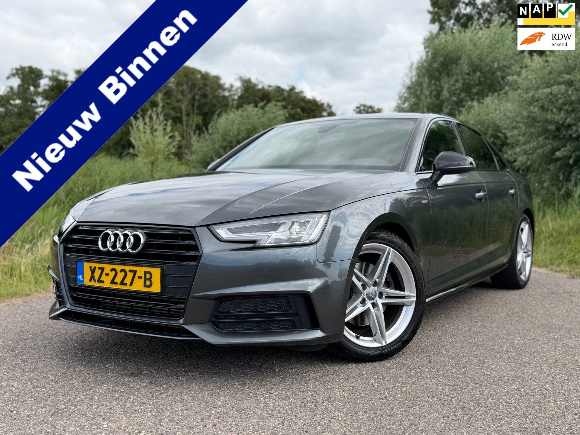 Audi A4 Limousine 2.0 TFSI MHEV Sport S line black edition /, Auto's, Gebruikt, 1984 cc, A4, Hybride Elektrisch/Benzine