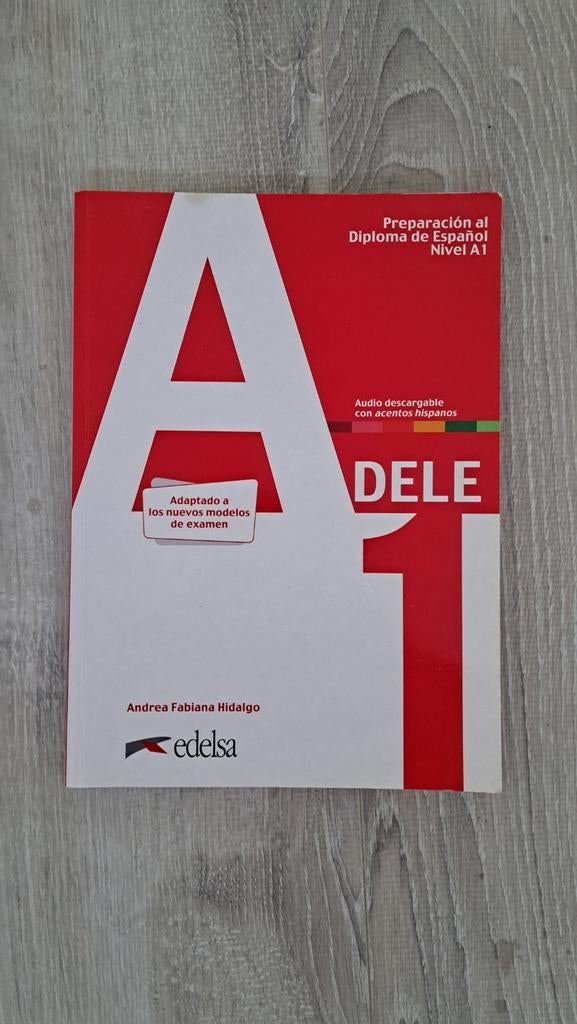 Spaans leerboek A1 DELE - Examenvoorbereiding met aantekenin, Boeken, Ophalen of Verzenden, Gelezen