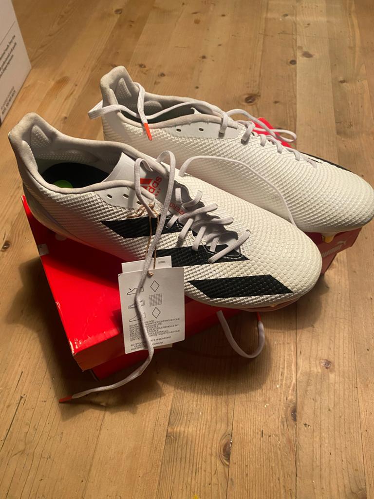 Nieuwe Adidas Rugby Schoenen - Wit/Zwart, Sport en Fitness, Rugby, Ophalen of Verzenden, Nieuw, Schoenen