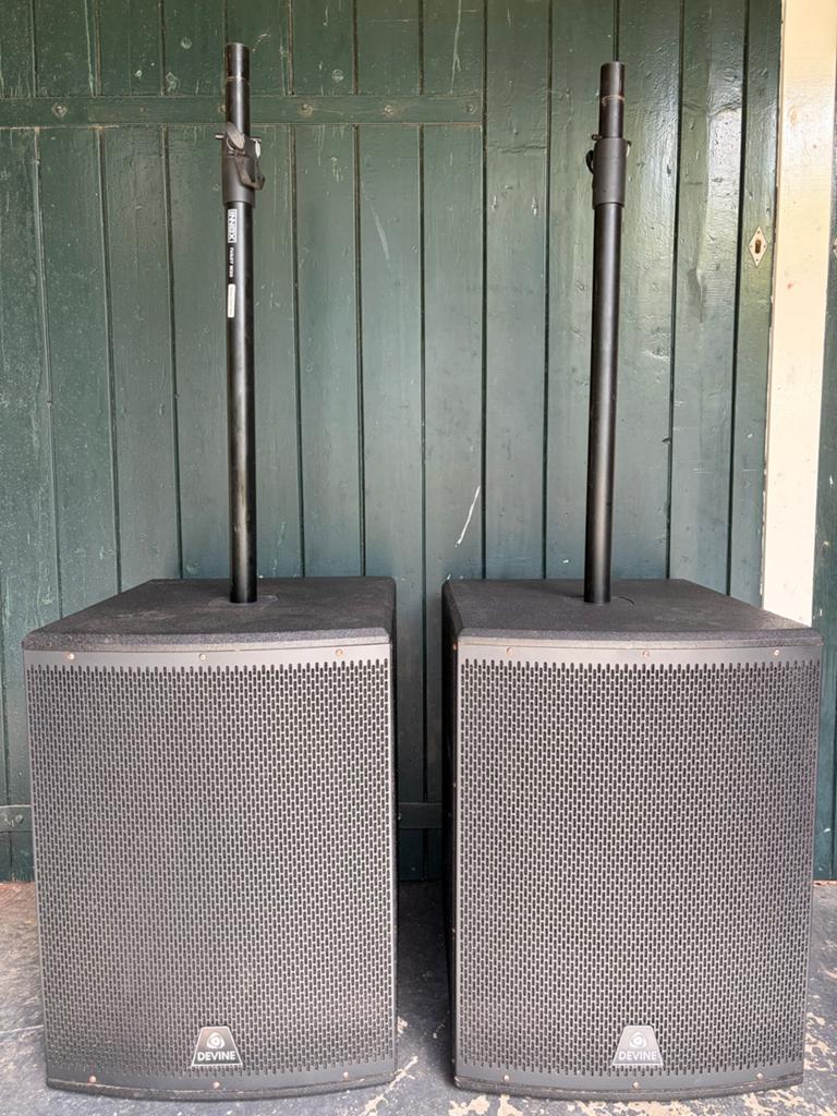 Devine Onyx 15S Subwoofers met statieven (set van 2), Gebruikt, Subwoofer, 120 watt of meer, Ophalen