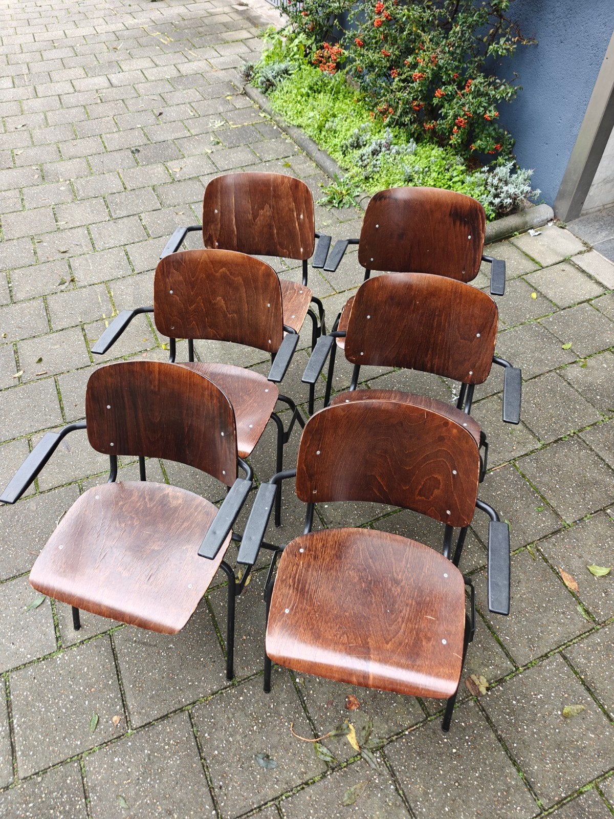 6 vintage stapelbare stoelen met armleuningen – hout & staal, Ophalen, Gebruikt, Bruin, Vijf, Zes of meer stoelen