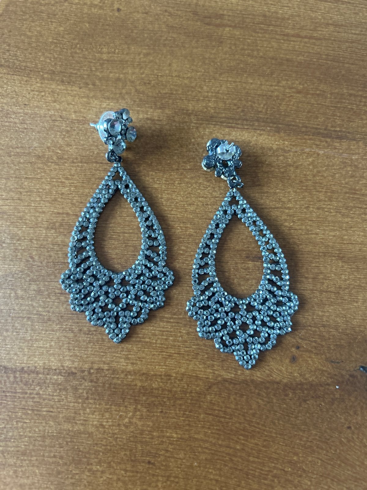 Elegante Zwarte Strass Oorbellen - Hangers, Overige materialen, Hangers, Zwart, Ophalen of Verzenden