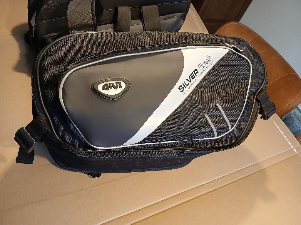 Motorfiets zadeltassen; Givi T479 Silver Range 2 zadeltassen, Motoren, Accessoires | Koffers en Tassen, Ophalen of Verzenden, Zo goed als nieuw