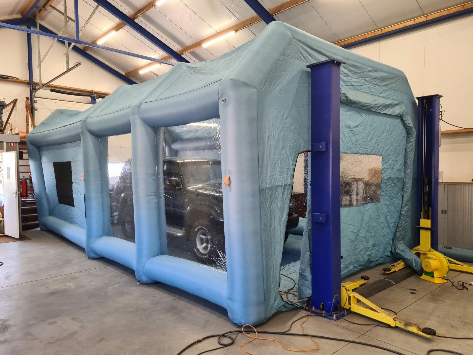 VEVOR Opblaasbare Spuitcabine 8,5x4,8x3,3m, Ophalen