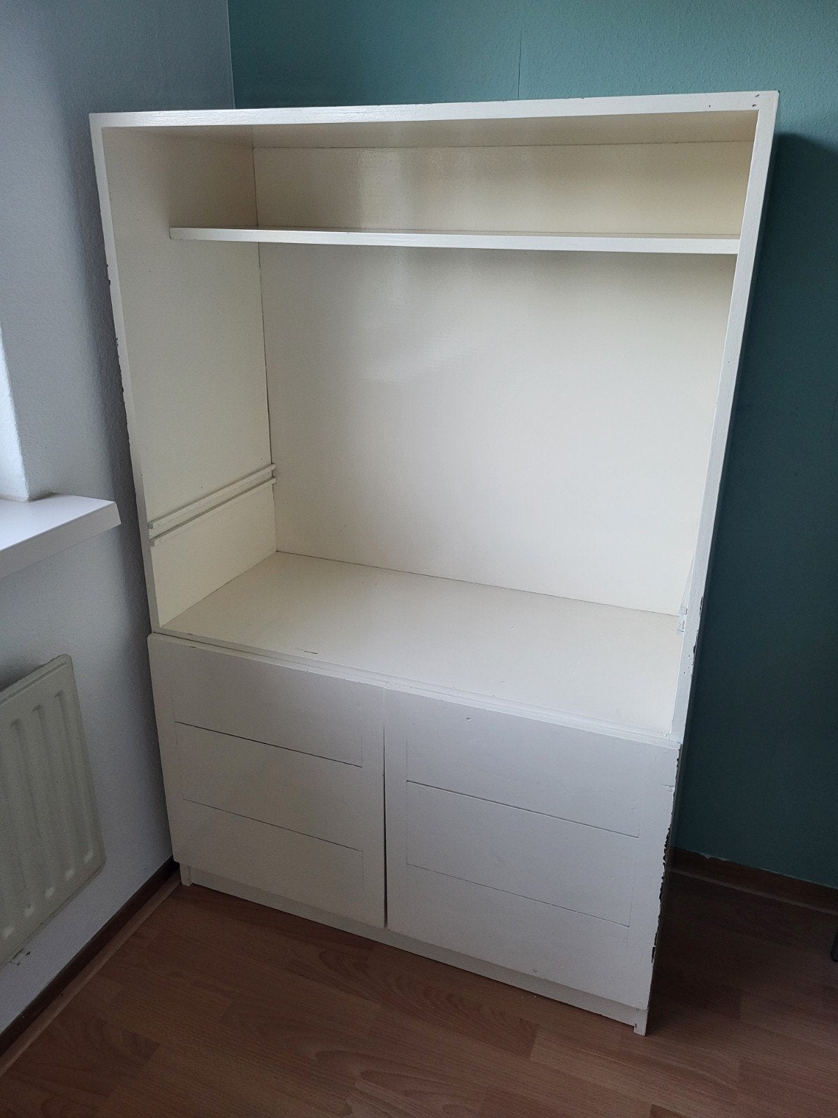 Witte kast /commode met wegneembaar blad, Ophalen, Gebruikt, Modern, Functioneel