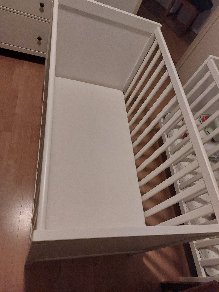 Babybedje inclusief matras, Kinderen en Baby's, Babywiegjes en Ledikanten, Ophalen, Zo goed als nieuw, Ledikant