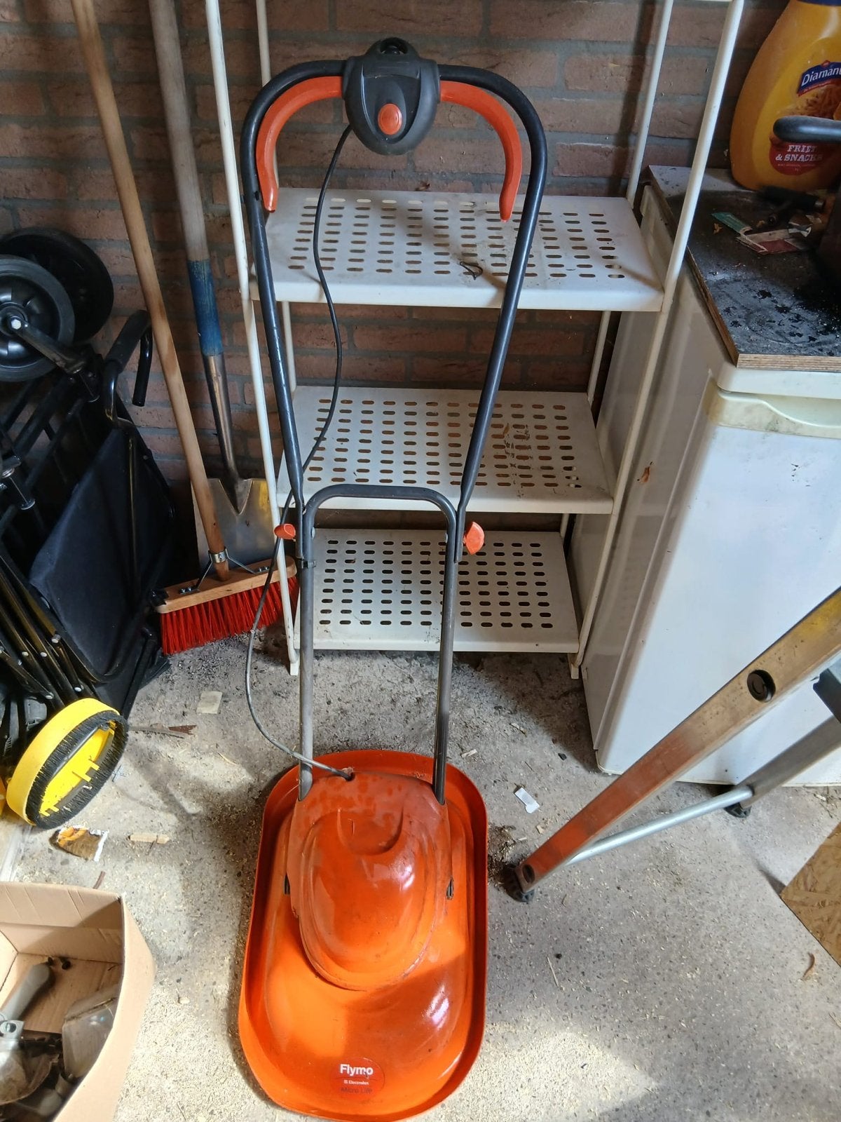 Flymo Elektrische Zweefmaaier - Oranje, Ophalen, Gebruikt, Elektrische grasmaaier, 30 t/m 39 cm