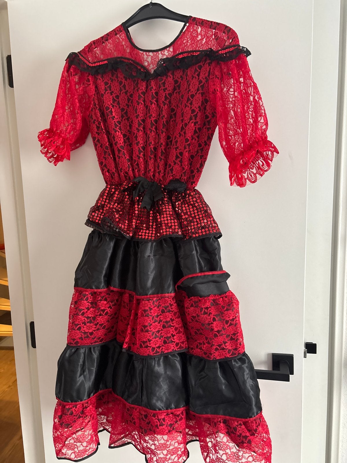 Rood-zwart Spaanse jurk/kostuum maat 152, Kinderen en Baby's, Ophalen of Verzenden, Gebruikt, Meisje, Jurk of Rok