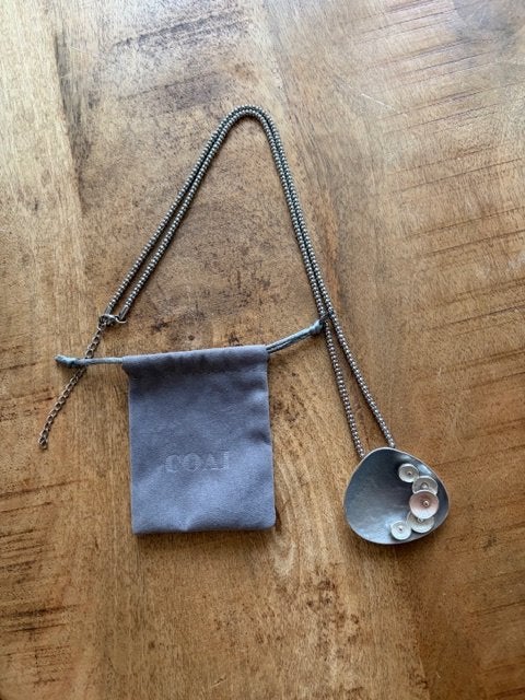 Coal nieuwe ketting met decoratieve hanger, Verzenden, Nieuw, Zilver, Overige materialen