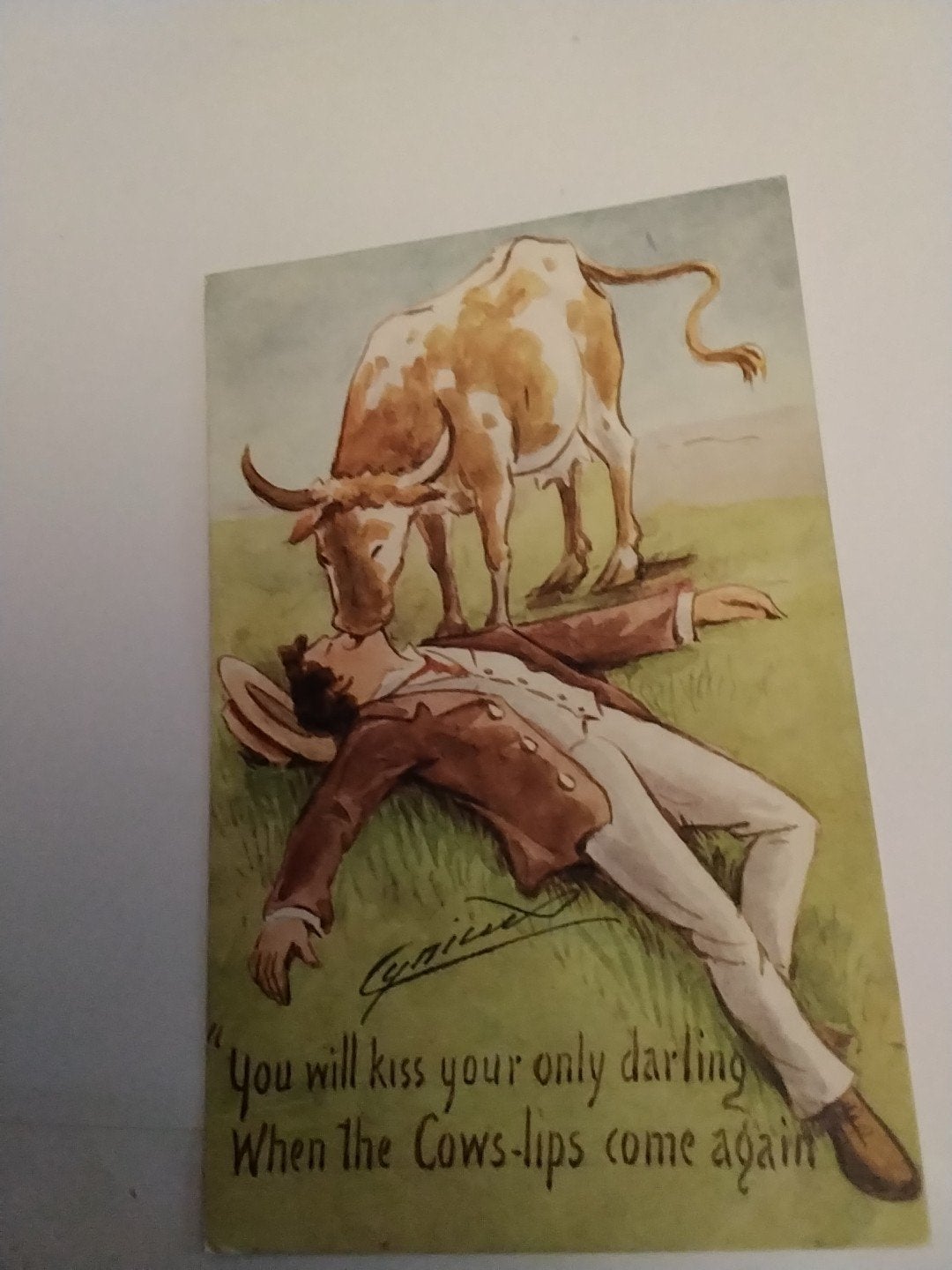 Antieke humoristische ansichtkaart: Koe kust man, Ophalen of Verzenden, Voor 1920, Gelopen, Overige thema's
