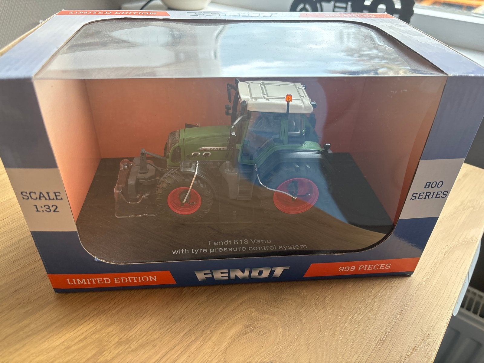 Fendt 818 Vario Schaalmodel 1:32 - Limited Edition, Overige merken, 1:32 tot 1:50, Overige typen, Nieuw