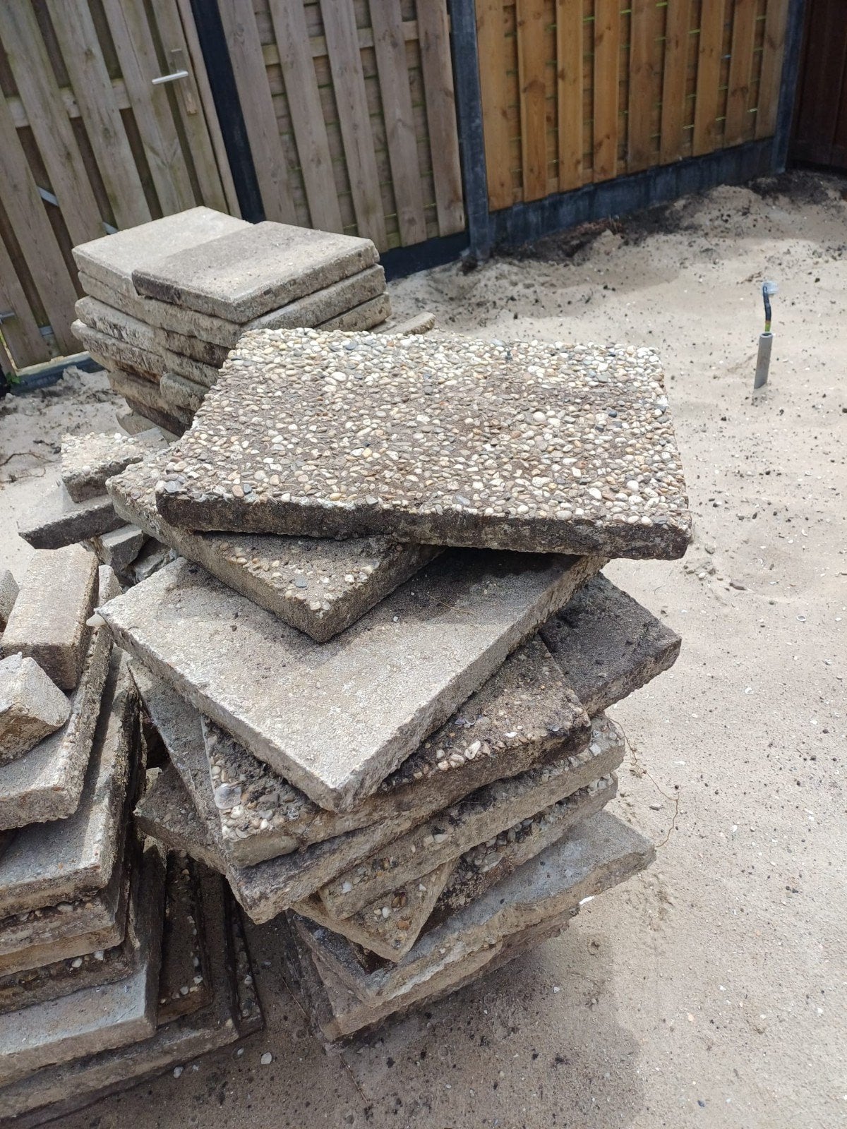 Grindtegels en stoeptegels gratis, Ophalen, Gebruikt, Beton, Terrastegels