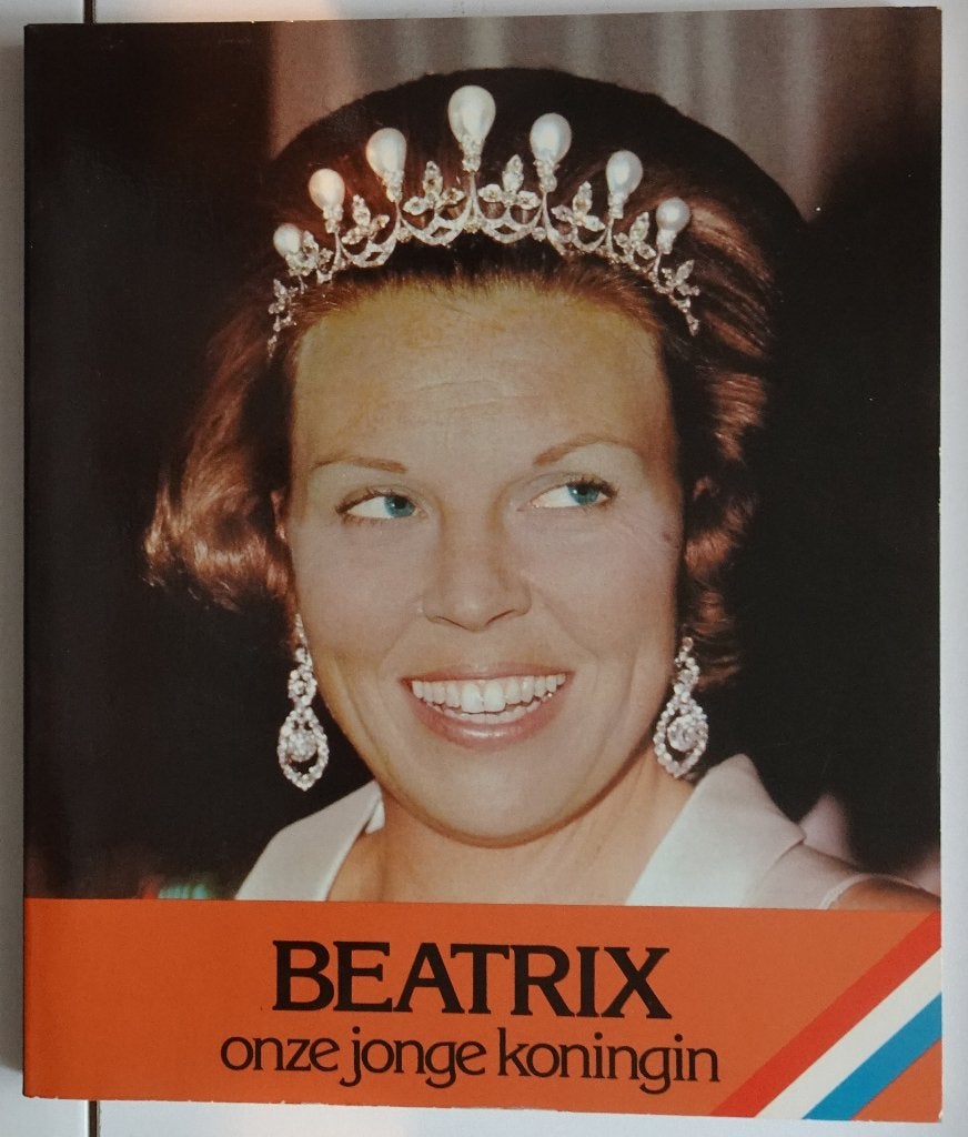 Beatrix Onze jonge koningin  K3, Ophalen of Verzenden, Zo goed als nieuw, Tijdschrift of Boek