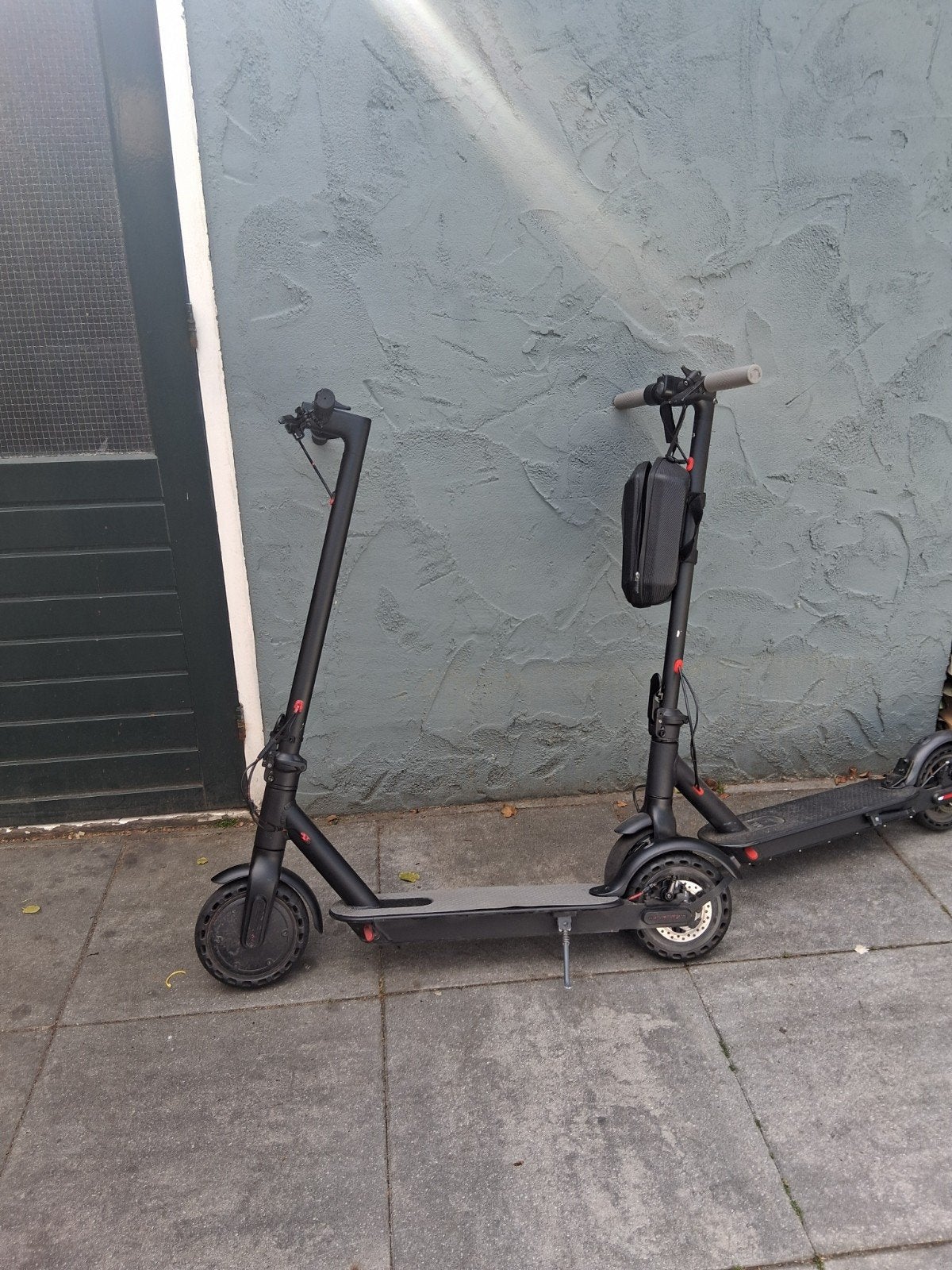 Elektrische step 31 (1 werkend, 1 voor onderdelen), Ophalen of Verzenden, Gebruikt, Elektrische step (E-scooter)